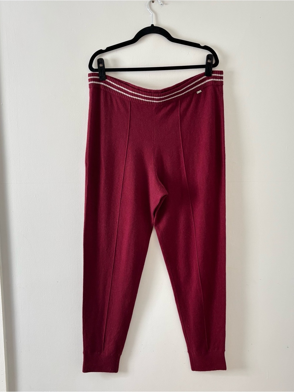 St. John Cashmere Knit Pull-On Pants Joggers Sweatpants Soft Cozy Lounge Red